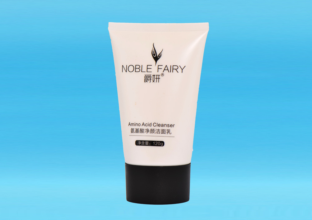 氨基酸净颜洁颜乳  