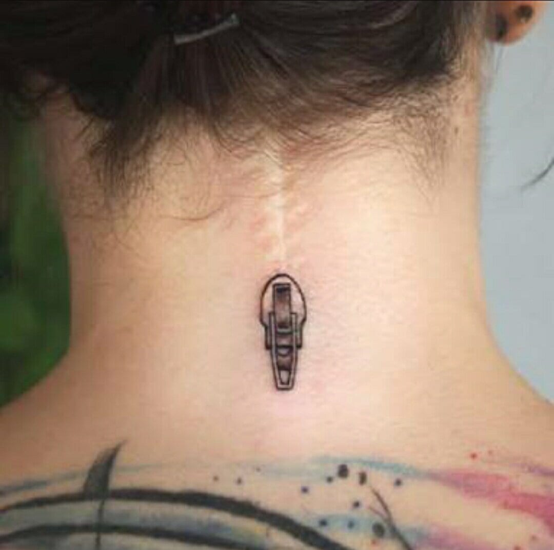 This person turned their surgery scar into a zipper. At least they took their scar in stride and decided to approach it with a little humor. Now, all she needs is someone to help her zip up.