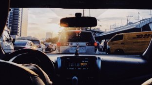 Instead of leaning on his horn, one driver checked on the car blocking the road — and saved a life