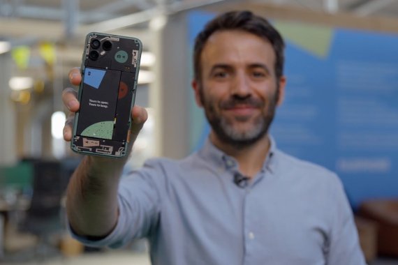 SUSTAINABLE ELECTRONICS COMPANY FAIRPHONE IS CHANGING THE WORLD OF SMARTPHONES FOR GOOD
