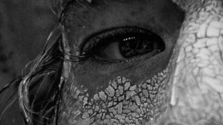 You won’t believe your eyes! These hyperreal drawings look just like photographs!