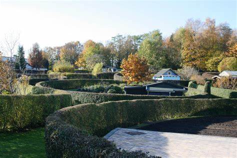 The Danish landscape architect wanted to encourage owners to walk more, get some fresh air before getting into their cars, as well as greet and maybe socialize with their neighbors more. Walking among the oval gardens helped them do just that.